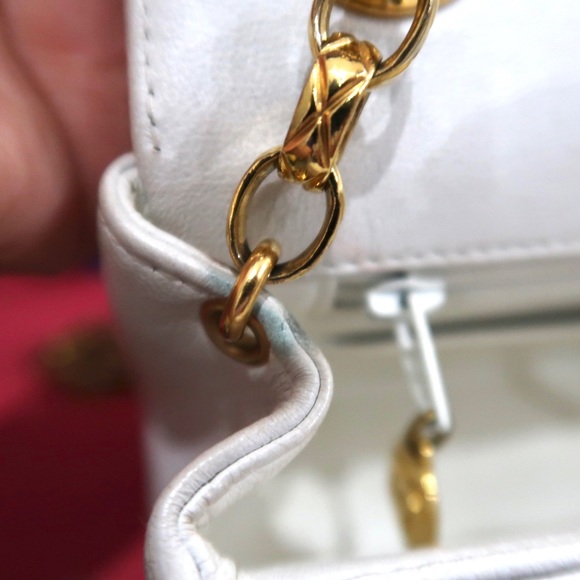 RARE Chanel Mini Lambskin Bag - Picture 16 of 16